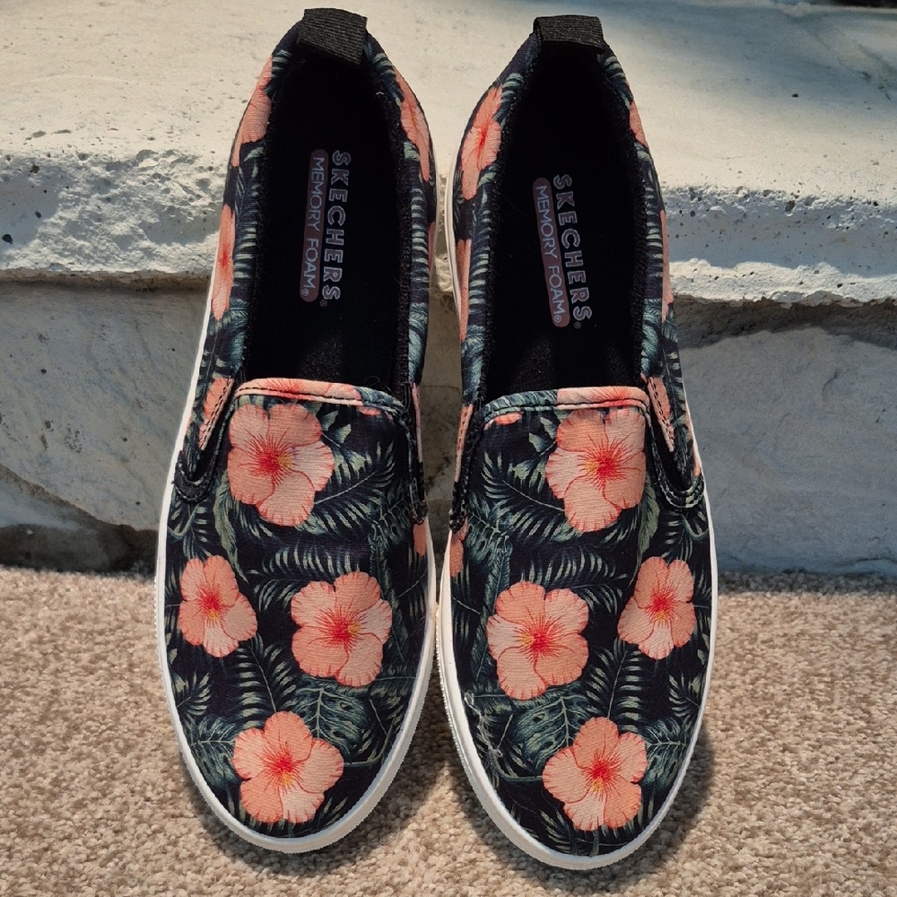 Skechers Black Floral Slip-On Sneakers Womens Size 7.5